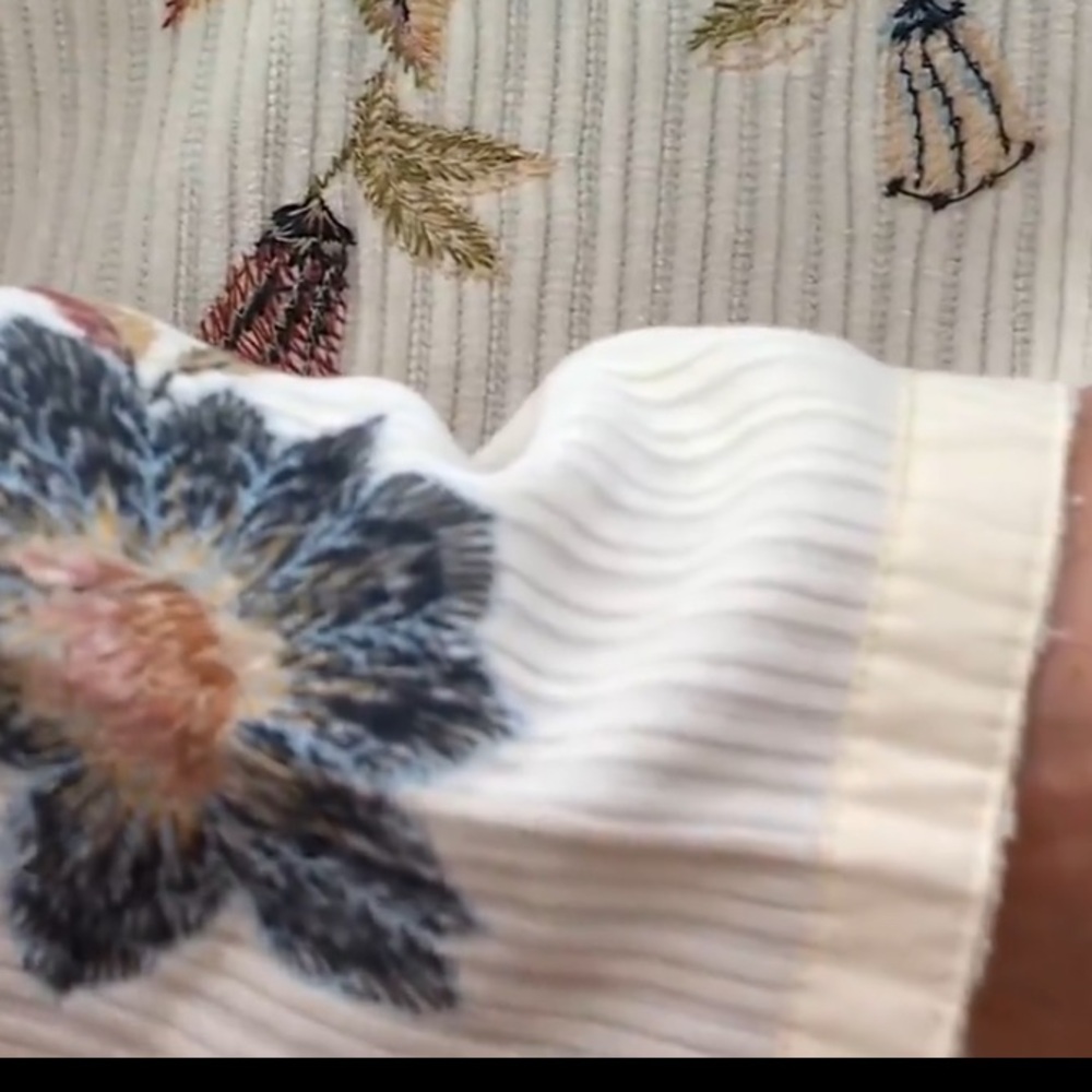 NWT (size L) Driftwood Jeans Corded Shelly Kimono with Embroidery Vintage Floral - Picture 6 of 9